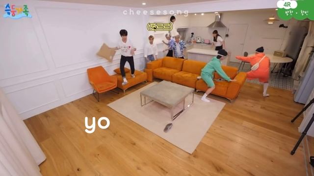 Skz family on crack | Stray kids on crack during family roleplay смотреть онлайн