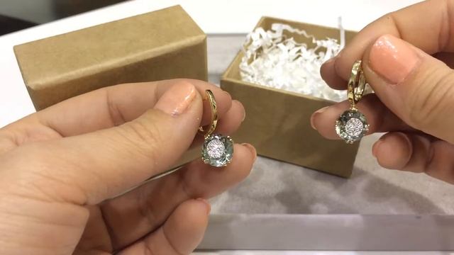 Серьги 1818 из желтого золота 585 пробы с зелеными аметистами и бриллиантами смотреть онлайн
