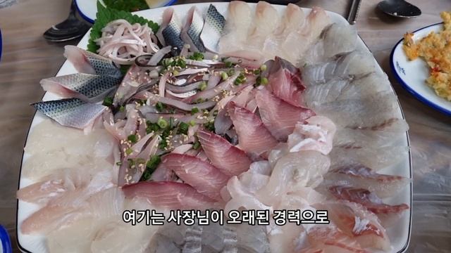 (부산맛집)부산에서 횟집은 밑반찬만 14가지가 나온다고? смотреть онлайн