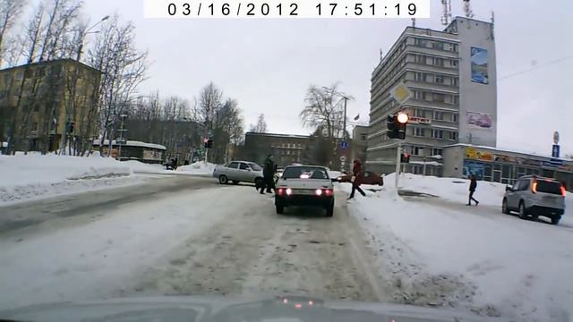 Апатиты наглец на перекрестке смотреть онлайн