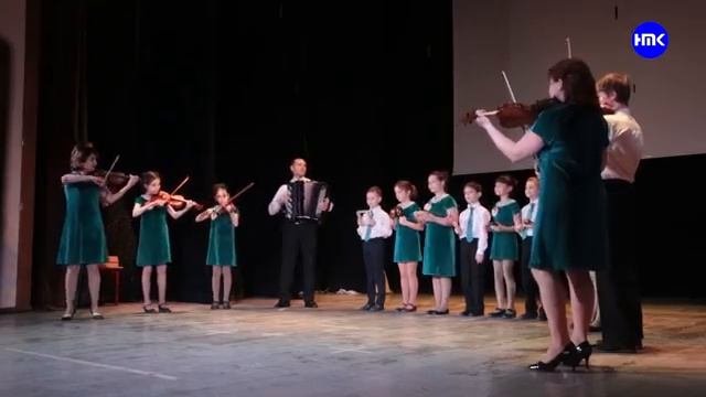 Апрелевской школе искусств - 25! смотреть онлайн