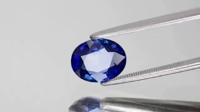 3.25-Carat Oval-Cut Eye-Clean Royal Blue Sapphire from Sri Lanka смотреть онлайн