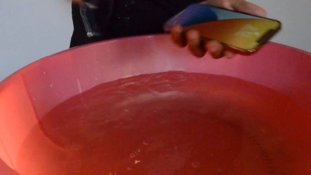 IPhone 12 Pro Max water test gone wrong😳 смотреть онлайн