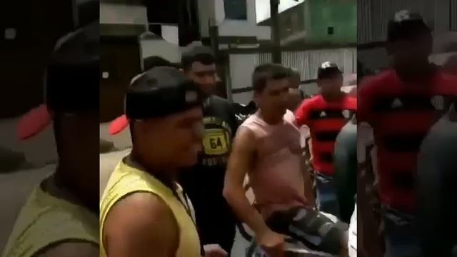 Homem Fica Dentro Do Barril De Gelo Para Ganhar Cerveja