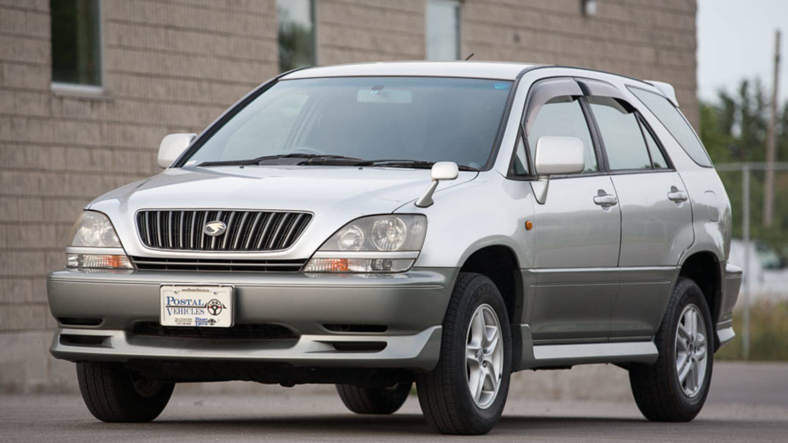 Toyota Harrier, ремонт после неудачных покатушек.
