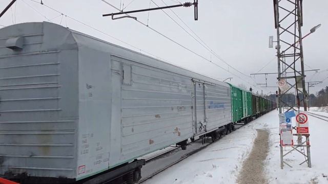 "Гость из Орехово!" ВЛ10У-601 с грузовым поездом, станция Снегири смотреть онлайн