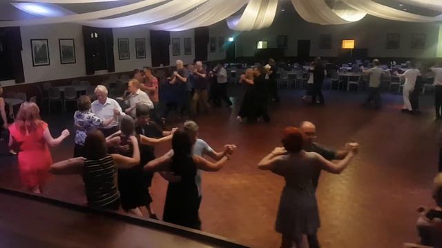 Quickstep beginners after just 4 lessons смотреть онлайн