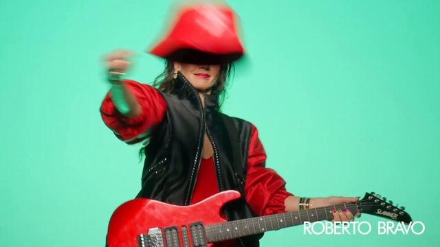 Roberto Bravo: CHICKY!