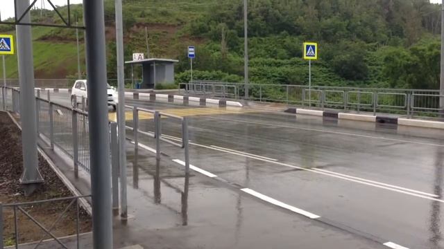 Город Холмск. В ожидании автобуса. смотреть онлайн