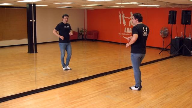 Salsa 💃🏻 Learn How To Move Your Arms And Hips Correctly