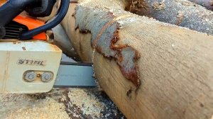 Звук бензопилы, распил дерева