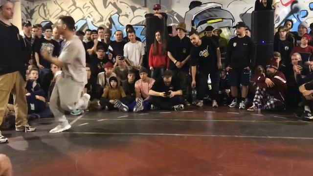MILKY ROCK VS ROBSUN |1/4| STARAYA SHKOLA 2020 смотреть онлайн