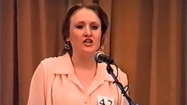 Концерт МАТИ 2000-1. Вечный огонь (Сестры Смирновы) смотреть онлайн