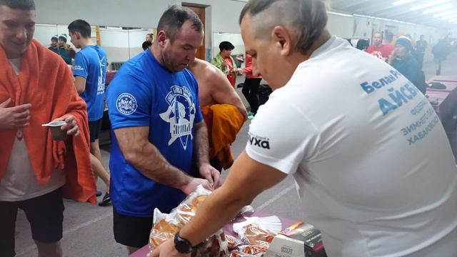 Массовое обливание холодной водой прошло в Хабаровске смотреть онлайн