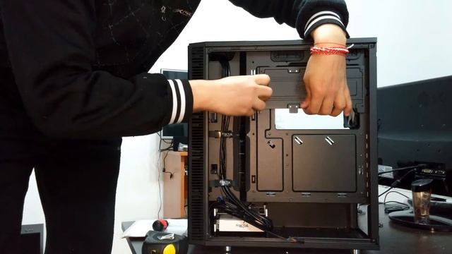 Fractal Design Define C Window Case Unboxing and overview смотреть онлайн