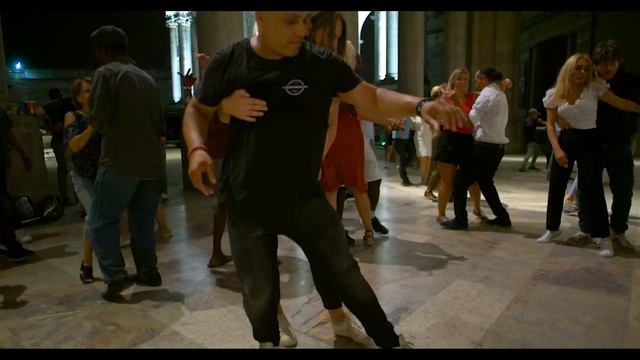 Sunday Salsa : Mr Clive's vibe смотреть онлайн