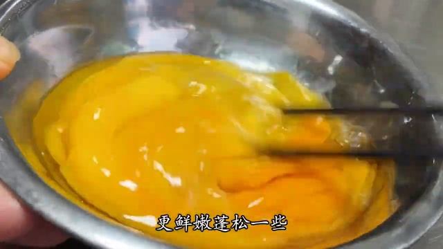 黃瓜炒雞蛋有人焯水有人直接炒，都不對，看飯店大廚是咋做的【留意美食】#黃瓜炒雞蛋 #黃瓜 #雞蛋 смотреть онлайн