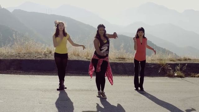 Luis Fonsi - Despacito (Version Salsa) | Zumba Choreo by Poonam Basu | Video by Lindsay Penn смотреть онлайн
