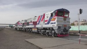 Тепловозы в Монголии на ЖД-вокзале Улан-Батора | Железная дорога работает хорошо | Поезда