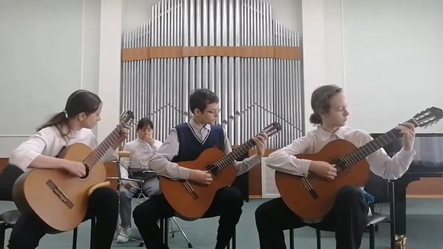 Олег Киселёв "Марш юных туристов"(аранжировка Тамины Салимовой) исполняет ансамбль "Лира" смотреть онлайн