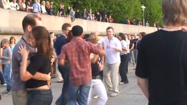 Сальса опэн-эйр на Андреевском мосту смотреть онлайн