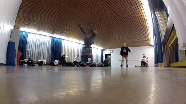 Airtwist - 2000 - freezzee / Training / BBOY TWISTY смотреть онлайн