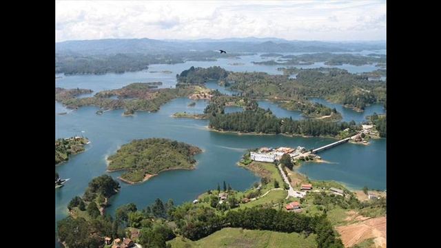 FAMOUS SALSA SONGS TRANSLATED INTO ENGLISH 2 - Rebelion (No le pegue a la negra) Joe Arroyo смотреть онлайн