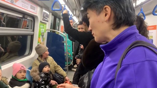 Акция феминисток в алматинском метро на 8 марта, 2024 /// Репортаж