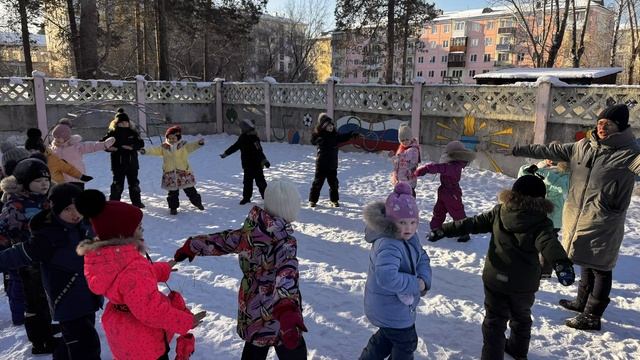 Физкультурное занятие зимой. ДОУ 26 Ангарск смотреть онлайн