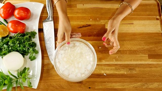How to make Pico De Gallo | Mexican Salsa recipe "minty version!" смотреть онлайн