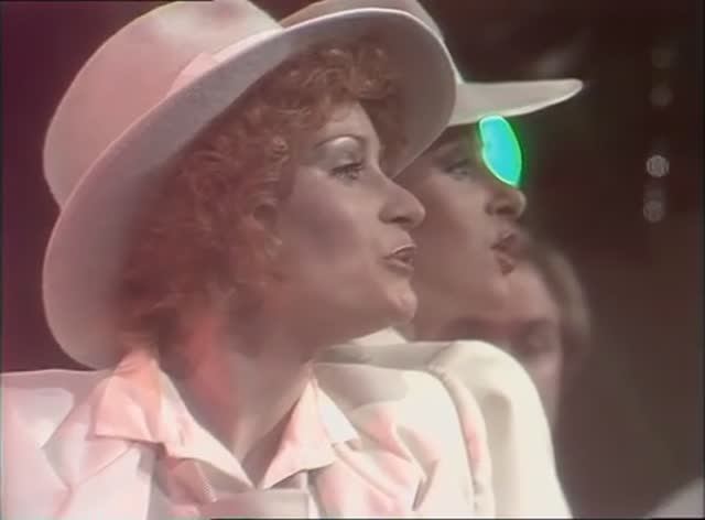 Champagne - Light Up My Eyes