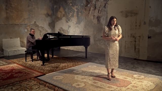 "Glitter and be Gay", Leonard Bernstein/ Soprano: Marietta Sarri смотреть онлайн