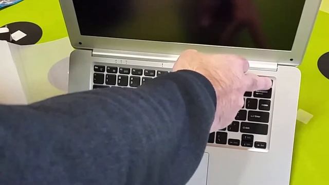 Jumper Ezbook 2 Ultrabook Unboxing And Review Price