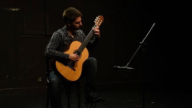 Kostas Parisiadis plays Zapateado by Joaquin Rodrigo смотреть онлайн