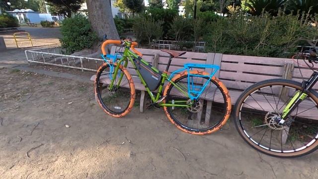 【愛車紹介】派手な自転車はセガボンのしるし？SALSACYCLES FARGOは乗りやすいアドベンチャーバイクです смотреть онлайн
