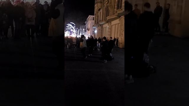 Забавно было. Приятно вспомнить.
Одесса, Деребасовская возле Горсада 01.01. 2021 ~_~ смотреть онлайн