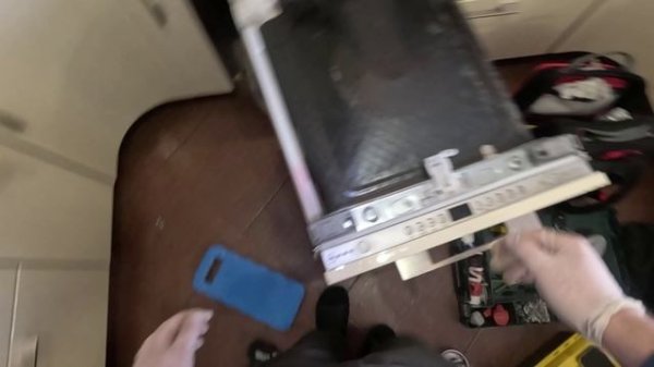 Посудомоечная машина Bosch ошибка E06 и шумит в начале, Miele не сливает, сушка LG шумит.