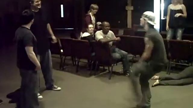 Krump Battle white boy style смотреть онлайн