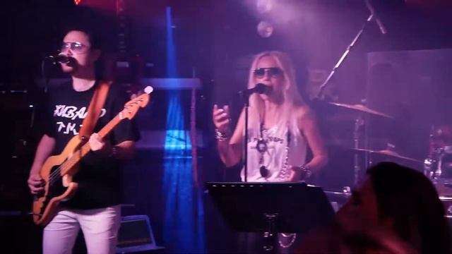 ЖИВАГО TMZ - Ballroom Blitz (live) смотреть онлайн