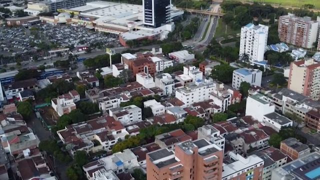 “El Nene de la Salsa PR” entrevista en Clik Latino 99.5 FM Cali Colombia. Media Tour Quiero Senti смотреть онлайн