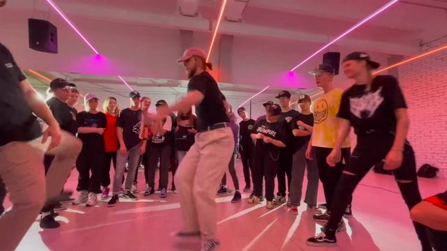 Krump Exchange | Begginers 1/8 | Электроник vs Oleg смотреть онлайн