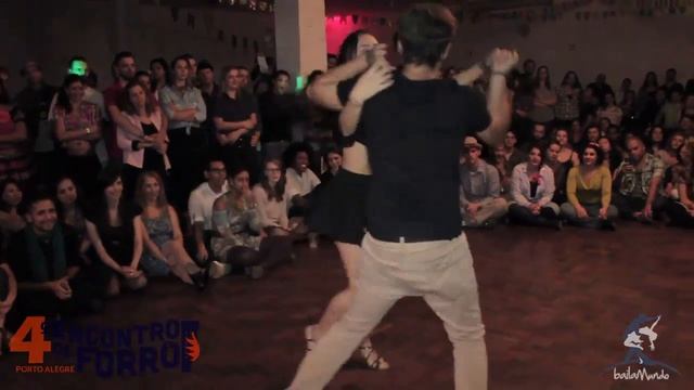 Baila Mundo - Cesar Neves e Juliane Rosa (Juzinha) (4º Encontro de Forró de Porto Alegre) смотреть онлайн