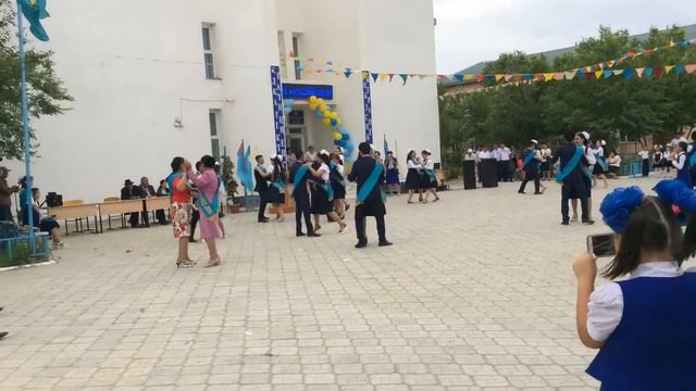 Жас түлек 2016 Ұштаған ауылы смотреть онлайн