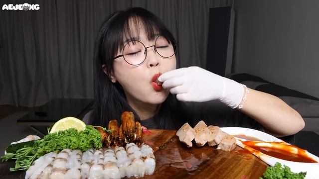 홈마카세 먹방! 생새우 아귀간 버터구이까지 Raw Shrimp & Monkfish Liver Mukbang ASMR смотреть онлайн
