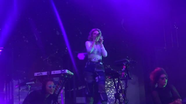 Grimes - Genesis Live HD at Lollapalooza 2016 смотреть онлайн