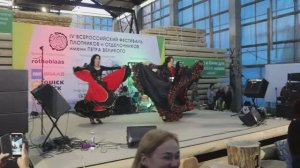 Цыганские танцы и песни "Сарэ патря".  Шоу-балет. Цыганский ансамбль на праздник. Школа танцев.