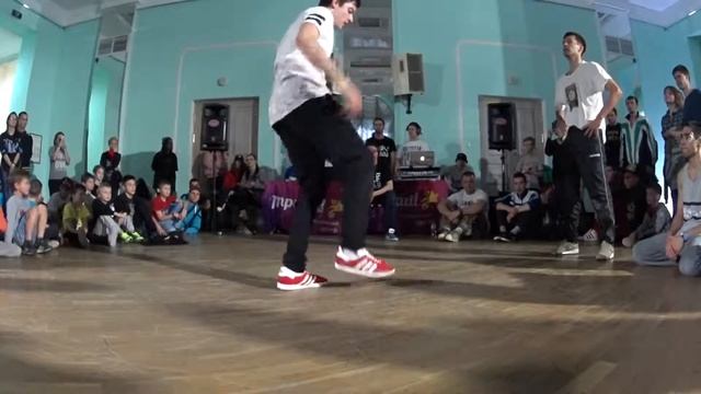 Vali vs Илью(Hot Tribe) смотреть онлайн