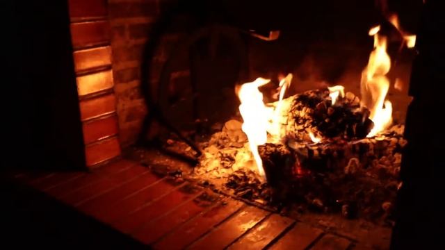 ЗВУКИ КАМИНА для создания домашнего уюта\FIREPLACE SOUNDS for home comfort смотреть онлайн