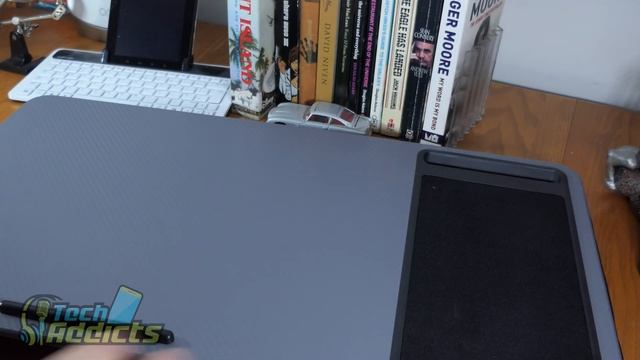 Work from BED! The perfect home working tool for the armchair or bed. A look at the Lapdesk. смотреть онлайн