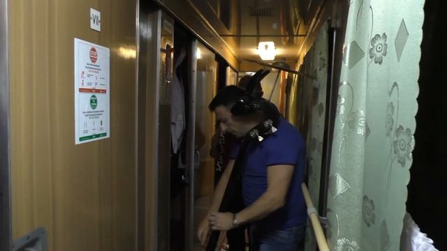 Ансамбль зажигает в поезде, часть 3 смотреть онлайн